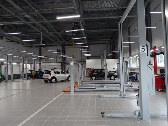 Автосалон Renault