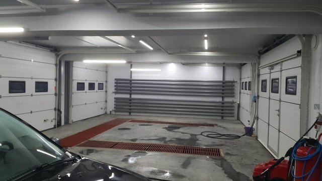 Автосалон LADA "Серебряный саквояж"