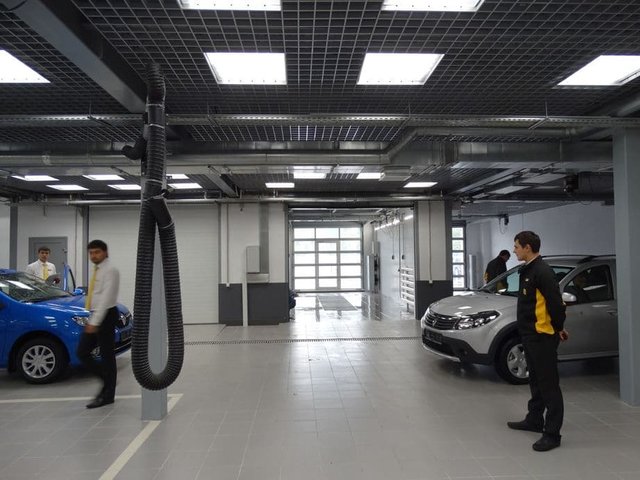 Автосалон Renault