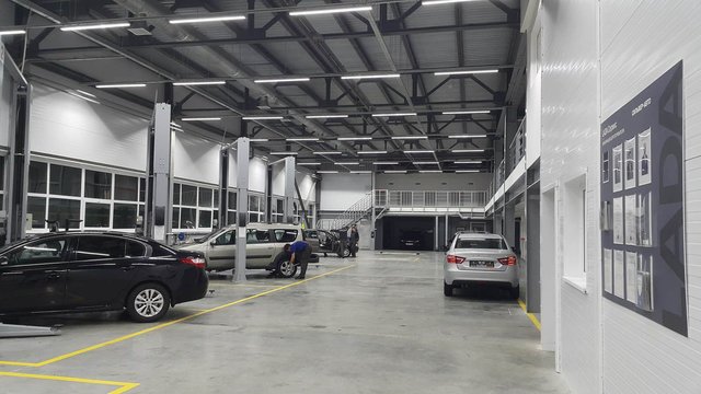 Автосалон LADA "Серебряный саквояж"